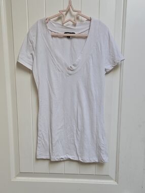 Ambiance Classic White Deep V-Neck Youth Women Tee Medium